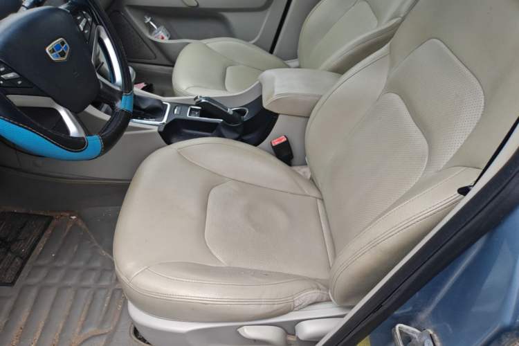 Used Geely Auto Emgrand 2014 Sedan 1.3T CVT Elite Model Left Front Seat