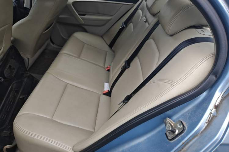 Used Geely Auto Emgrand 2014 Sedan 1.3T CVT Elite Model Left Rear Seat