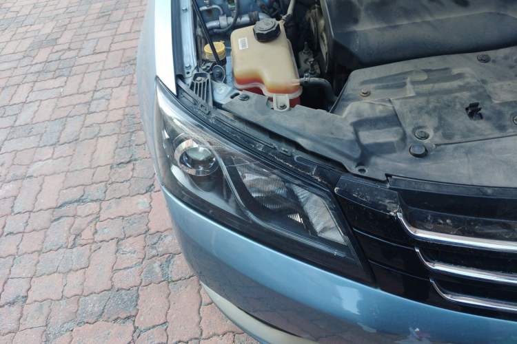 Used Geely Auto Emgrand 2014 Sedan 1.3T CVT Elite Model Right Front Headlight