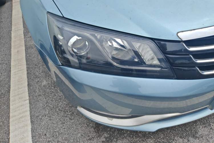 Used Geely Auto Emgrand 2014 Sedan 1.3T CVT Elite Model Right Front Headlight