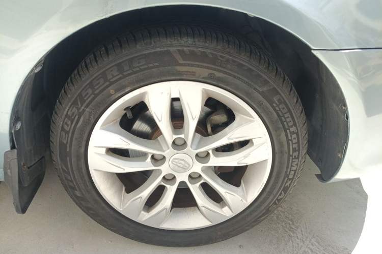 Used Geely Auto Emgrand 2014 Sedan 1.5L Manual Elite Model Right Front Wheel Hub