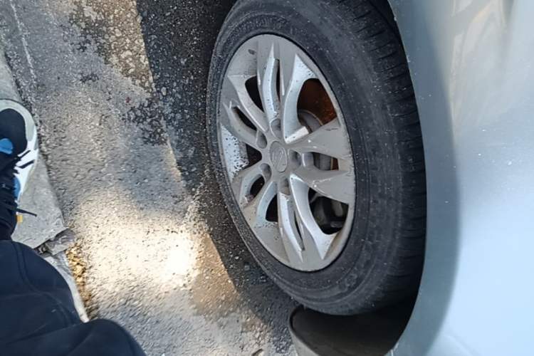 Used Geely Auto Emgrand 2014 Sedan 1.5L Manual Elite Model Right Front Wheel Hub