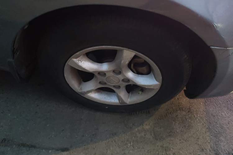 Used Geely Auto Emgrand 2014 Sedan 1.5L Manual Fashion Edition Right Front Wheel Hub