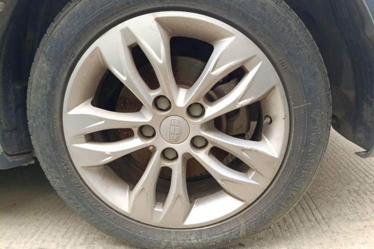 Used Geely Auto Emgrand 2014 Sedan 1.5L Manual Elite Model Right Front Wheel Hub
