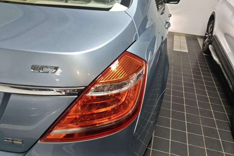 Used Geely Auto Emgrand 2014 Sedan 1.3T CVT Prestige Model Right Rear Taillight