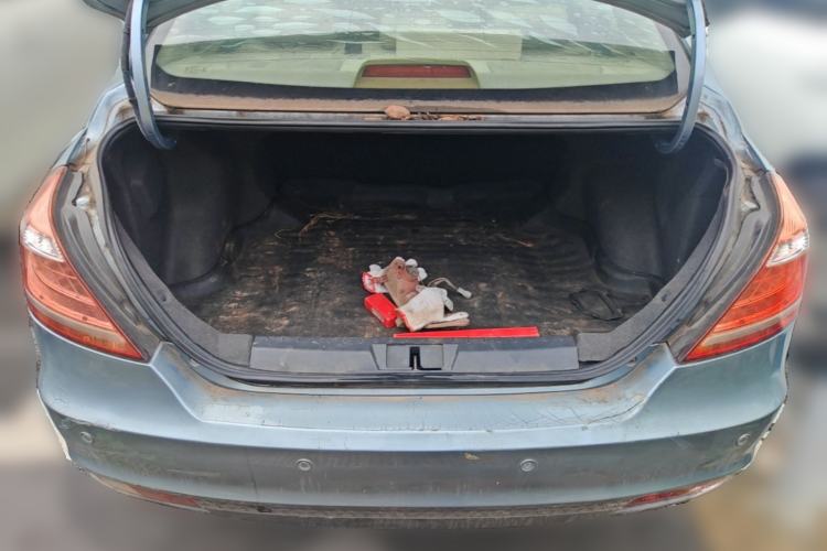 Used Geely Auto Emgrand 2014 Sedan 1.3T CVT Elite Model Trunk