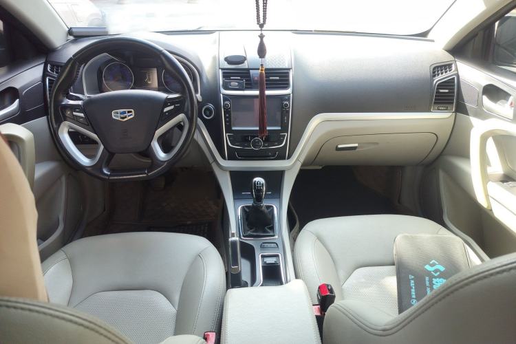 Used Geely Auto Emgrand 2014 Sedan 1.5L Manual Elite Model Center Console