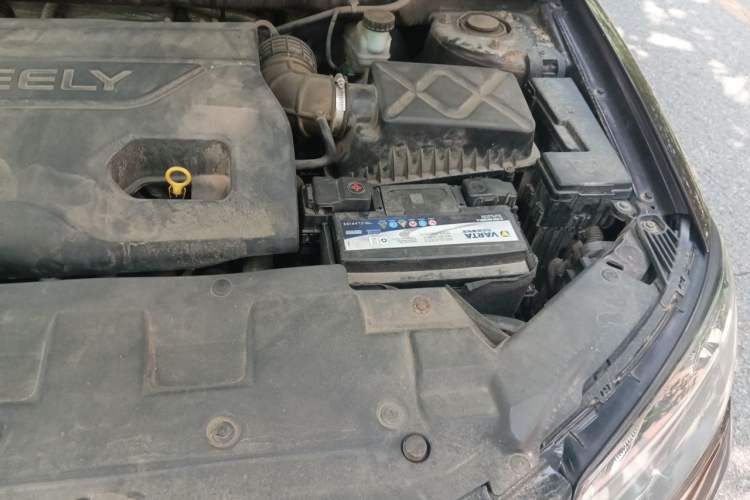 Used Geely Auto Emgrand 2014 Sedan 1.3T CVT Elite Model Engine Bay Left