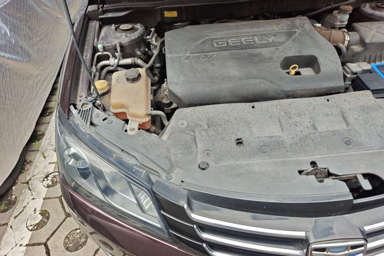 Used Geely Auto Emgrand 2014 Sedan 1.3T CVT Prestige Model Engine Bay Right