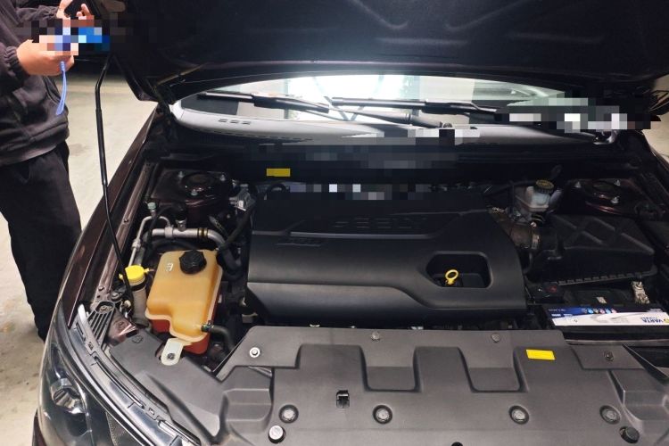 Used Geely Auto Emgrand 2014 Sedan 1.3T CVT Prestige Model Engine Bay Right