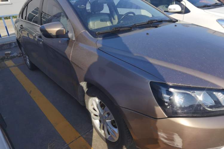 Used Geely Auto Emgrand 2014 Sedan 1.5L Manual Elite Model Exterior 2