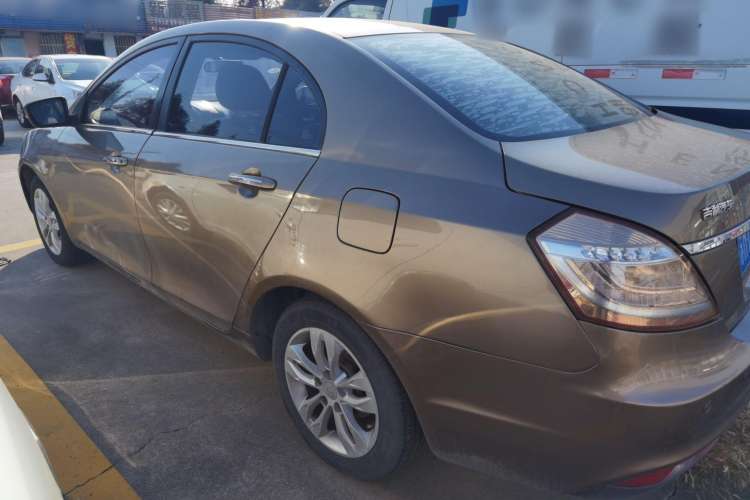 Used Geely Auto Emgrand 2014 Sedan 1.5L Manual Elite Model Exterior 5