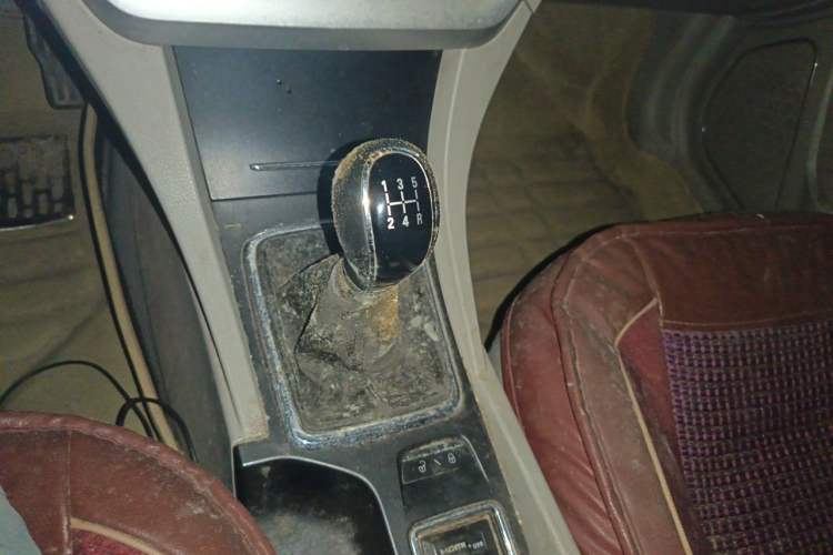 Used Geely Auto Emgrand 2014 Sedan 1.5L Manual Elite Model Gear Lever