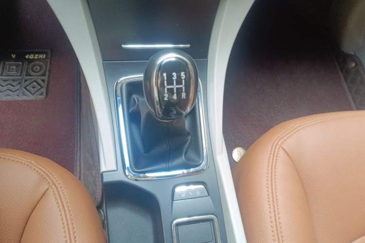 Used Geely Auto Emgrand 2014 Sedan 1.5L Manual Fashion Edition Gear Lever