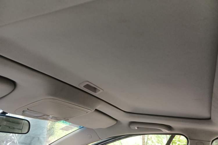 Used Geely Auto Emgrand 2014 Sedan 1.3T CVT Elite Model Headliner