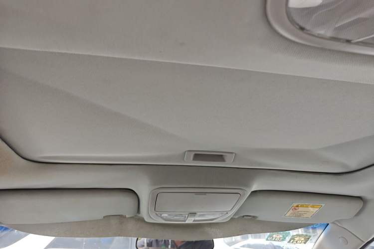 Used Geely Auto Emgrand 2014 Sedan 1.3T CVT Prestige Model Headliner