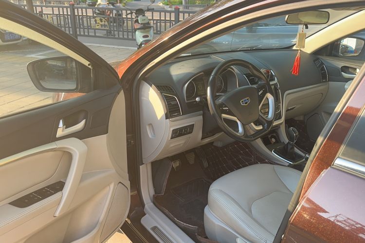Used Geely Auto Emgrand 2014 Sedan 1.5L Manual Elite Model Interior 2