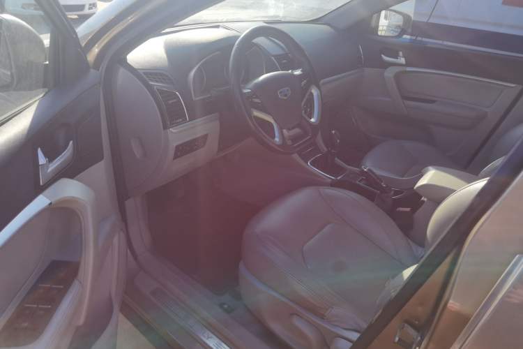 Used Geely Auto Emgrand 2014 Sedan 1.5L Manual Elite Model Interior 2