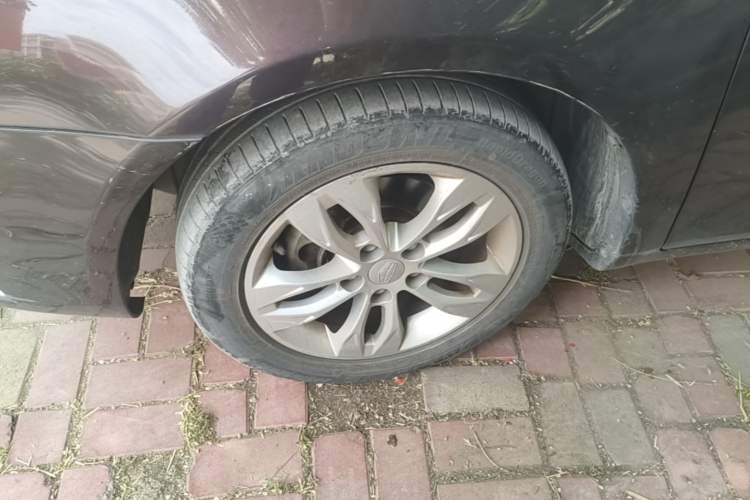 Used Geely Auto Emgrand 2014 Sedan 1.5L CVT Elite Model Left Front Wheel Hub