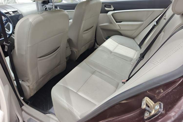 Used Geely Auto Emgrand 2014 Sedan 1.3T CVT Prestige Model Left Rear Seat
