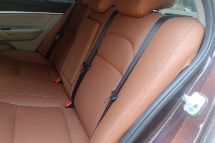 Used Geely Auto Emgrand 2014 Sedan 1.5L Manual Fashion Edition Left Rear Seat