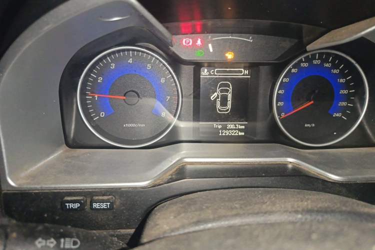 Used Geely Auto Emgrand 2014 Sedan 1.5L Manual Elite Model Odometer Close Up