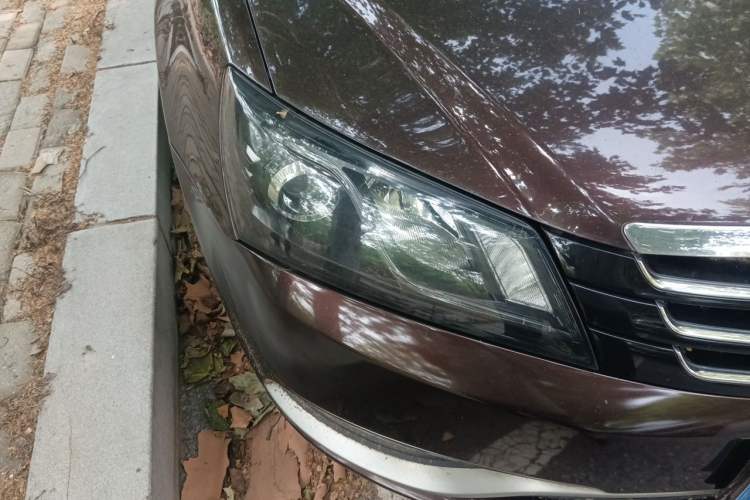 Used Geely Auto Emgrand 2014 Sedan 1.3T CVT Elite Model Right Front Headlight