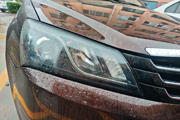 Used Geely Auto Emgrand 2014 Sedan 1.3T CVT Elite Model Right Front Headlight