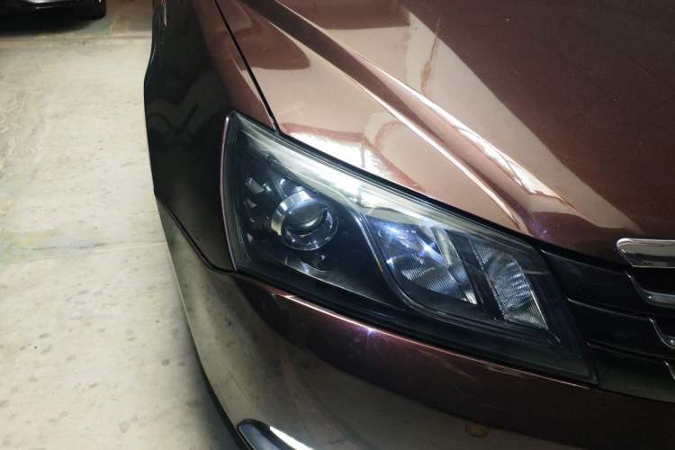 Used Geely Auto Emgrand 2014 Sedan 1.3T CVT Prestige Model Right Front Headlight