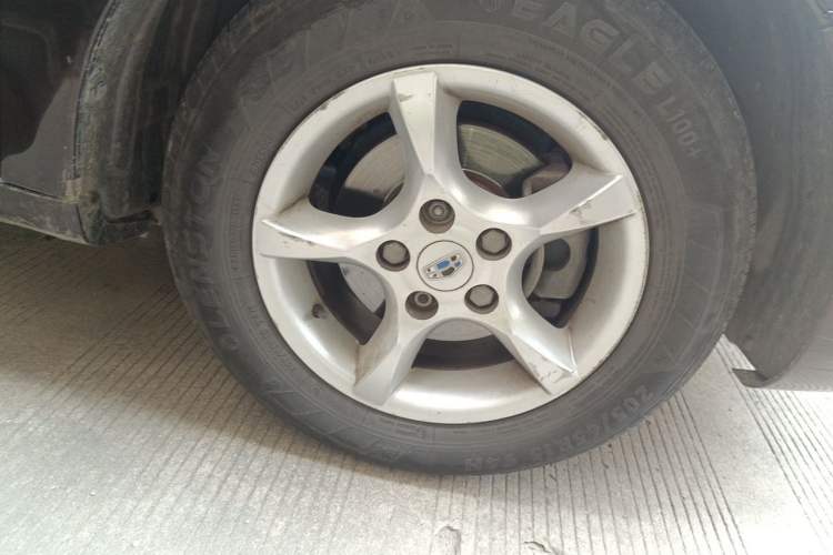 Used Geely Auto Emgrand 2014 Sedan 1.5L Manual Fashion Edition Right Front Wheel Hub