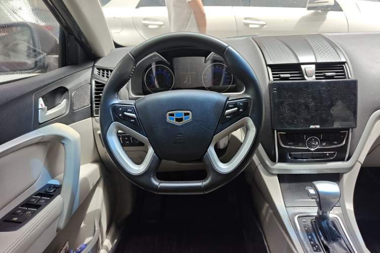 Used Geely Auto Emgrand 2014 Sedan 1.3T CVT Prestige Model Steering Wheel