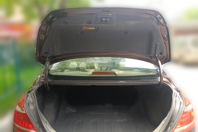 Used Geely Auto Emgrand 2014 Sedan 1.5L Manual Fashion Edition Trunk