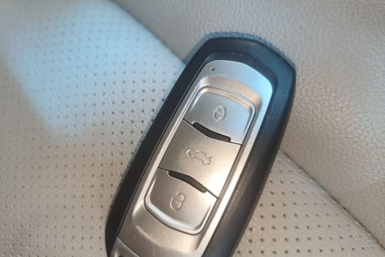 Used Geely Auto Emgrand 2014 Sedan 1.5L CVT Elite Model Vehicle Key