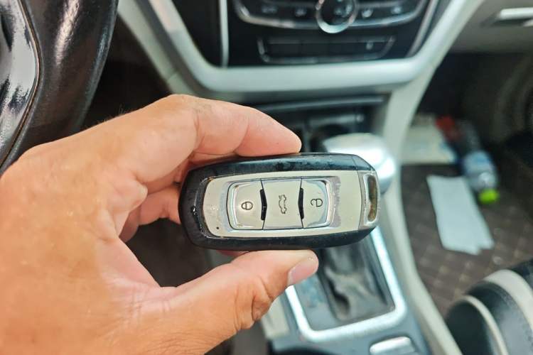 Used Geely Auto Emgrand 2014 Sedan 1.3T CVT Elite Model Vehicle Key