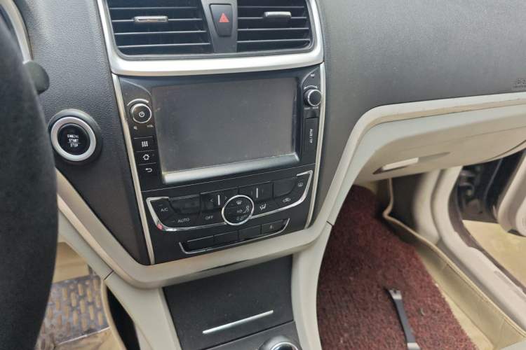 Used Geely Auto Emgrand 2014 Sedan 1.5L Manual Elite Model Audio And AC Panel