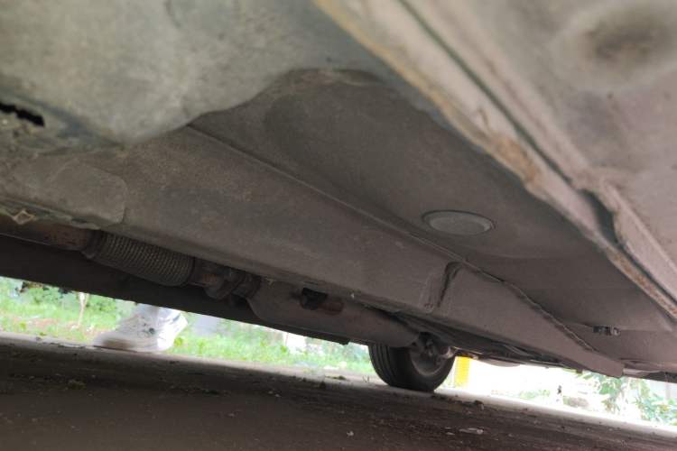 Used Geely Auto Emgrand 2014 Sedan 1.3T CVT Elite Model Chassis Front Left