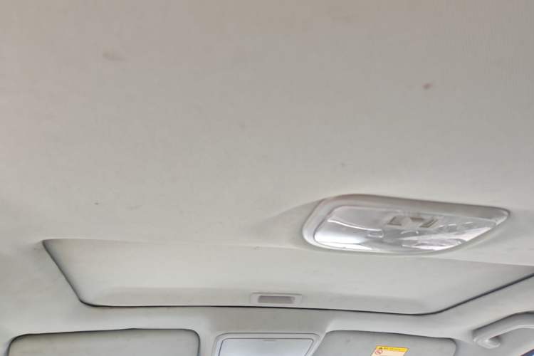 Used Geely Auto Emgrand 2014 Sedan 1.3T CVT Elite Model Headliner