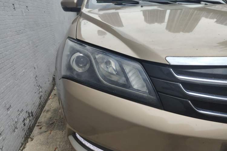 Used Geely Auto Emgrand 2014 Sedan 1.5L Manual Elite Model Right Front Headlight