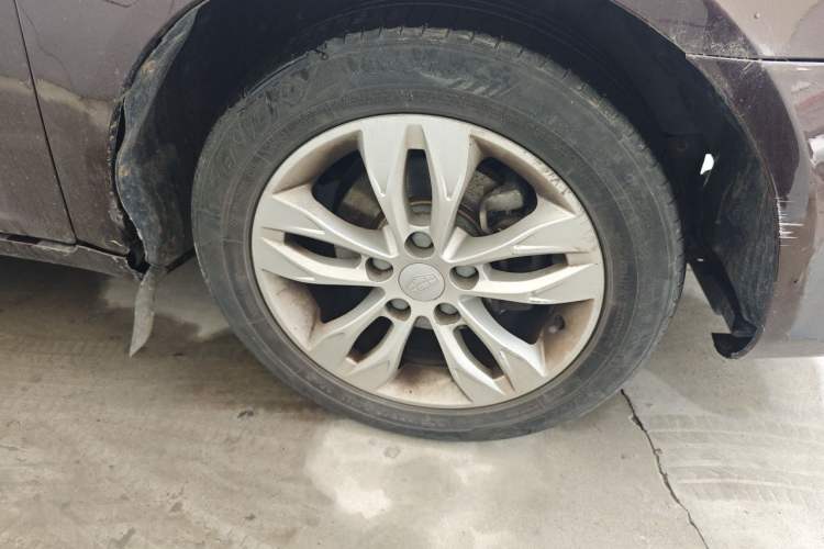 Used Geely Auto Emgrand 2014 Sedan 1.5L Manual Elite Model Right Front Wheel Hub