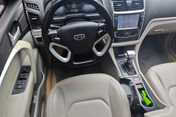 Used Geely Auto Emgrand 2014 Sedan 1.3T CVT Elite Model Steering Wheel