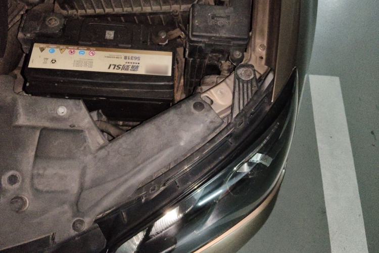 Used Geely Auto Emgrand 2014 Sedan 1.3T CVT Prestige Model Engine Bay Left