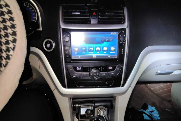 Used Geely Auto Emgrand 2014 Sedan 1.5L Manual Elite Model Audio And AC Panel