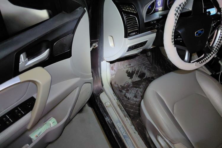 Used Geely Auto Emgrand 2014 Sedan 1.5L Manual Elite Model Driver Seat