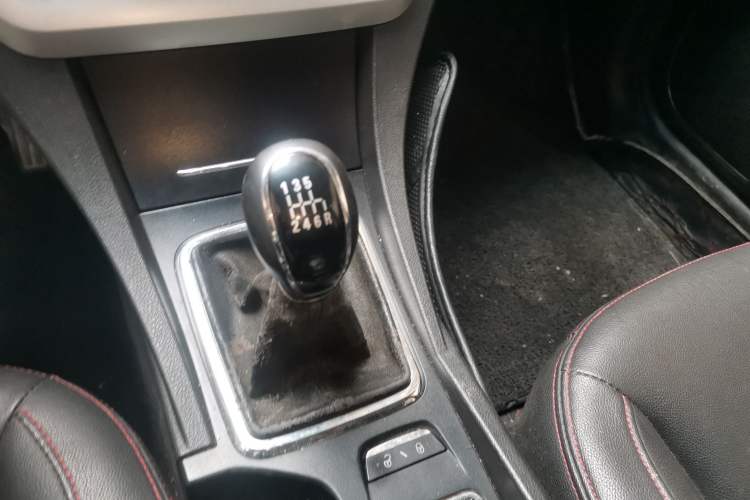 Used Geely Auto Emgrand 2014 Hatchback 1.3T Manual Elite Model Gear Lever