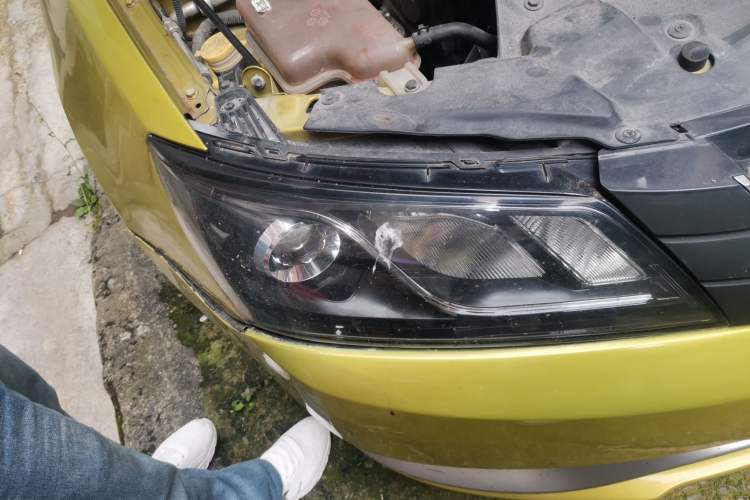 Used Geely Auto Emgrand 2014 Hatchback 1.3T Manual Elite Model Right Front Headlight