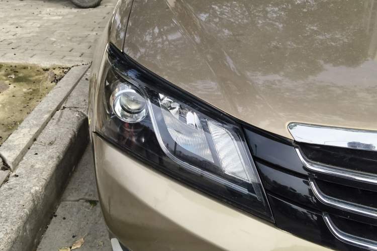 Used Geely Auto Emgrand 2014 Sedan 1.5L Manual Elite Model Right Front Headlight