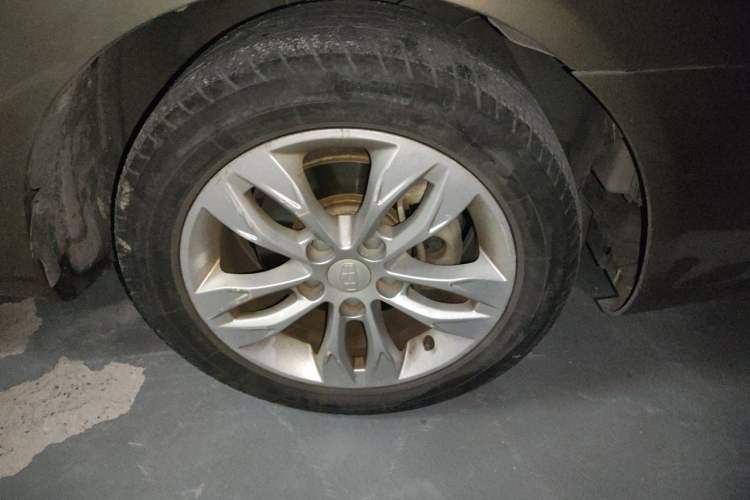 Used Geely Auto Emgrand 2014 Sedan 1.5L Manual Elite Model Right Front Wheel Hub
