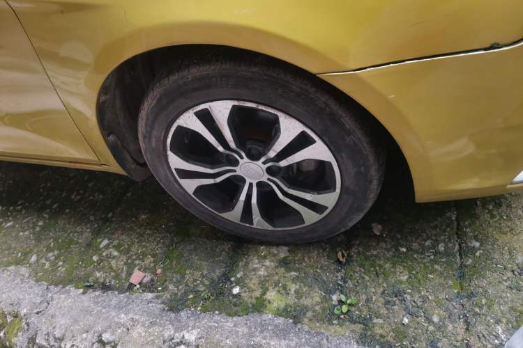 Used Geely Auto Emgrand 2014 Hatchback 1.3T Manual Elite Model Right Front Wheel Hub