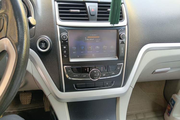 Used Geely Auto Emgrand 2014 Sedan 1.5L Manual Elite Model Audio And AC Panel