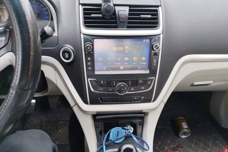 Used Geely Auto Emgrand 2014 Sedan 1.5L Manual Elite Model Audio And AC Panel